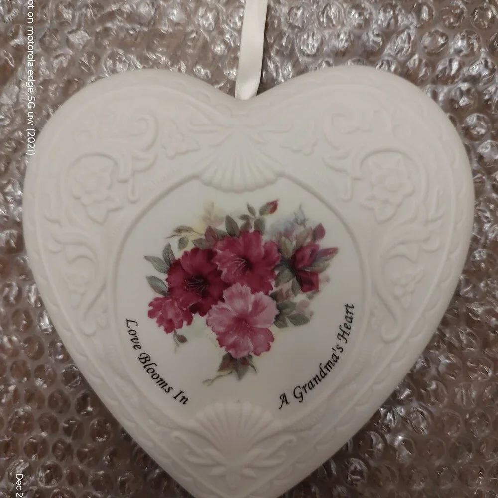 Ceramic Jennifer Sandifer Fragrance Diffuser LOVE BLOOMS IN A GRANDMA'S HEART